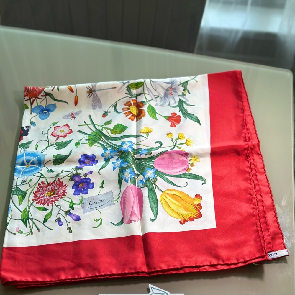 GUCCI FLOWER SILK LARGE SCARF